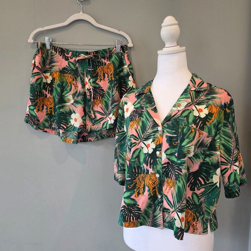 Cynthia Rowley Lounge Pajama Set. Medium. Jungle Resort Floral Animal Print